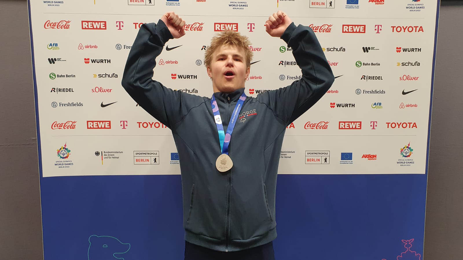 Max med dagens andre svømmesølv i Special Olympics