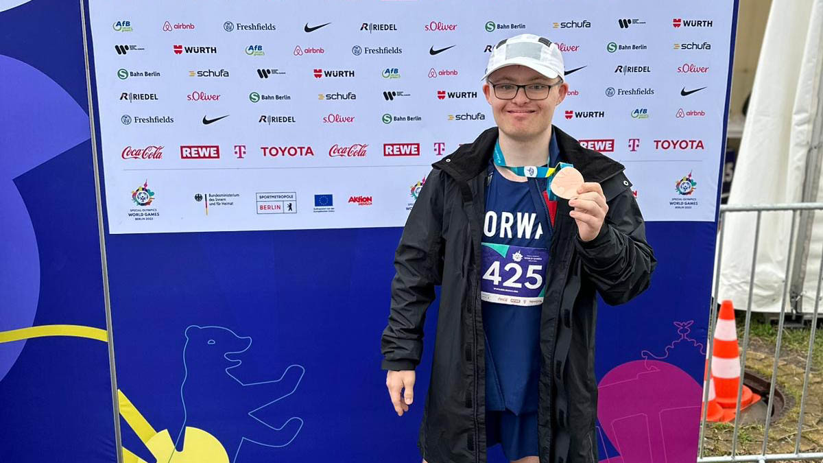 Henrik tok den første medaljen til friidrett i Special Olympics World Games