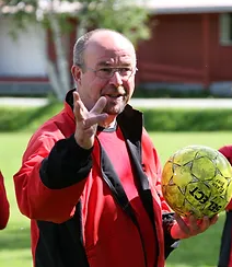 Helge Gudmundsen på trening med sitt kjære Flatås Lions. FOTO: TROLLHEIMSPORTEN.